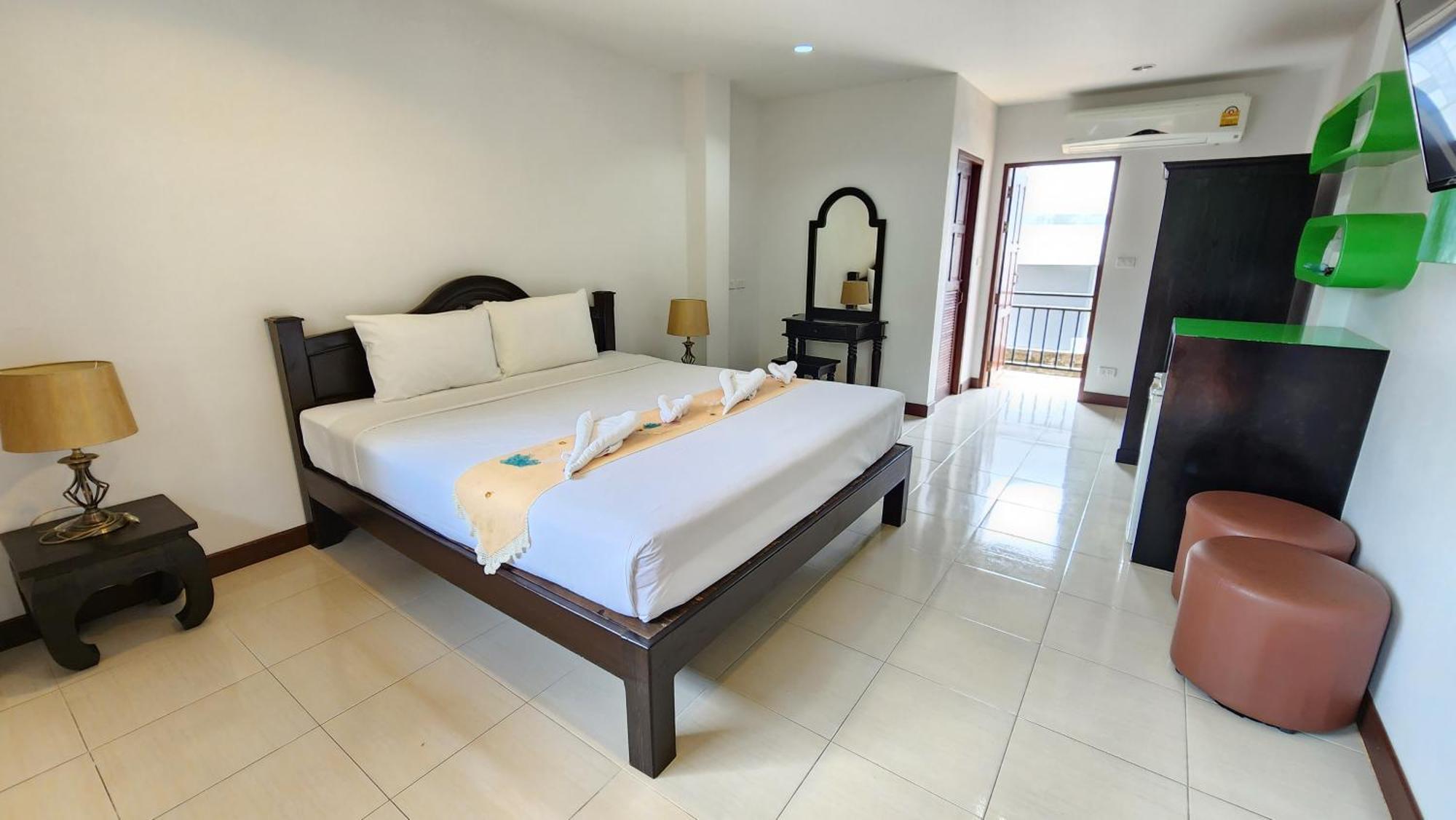 Panupong Hotel Bãi biển Chaweng Ngoại thất bức ảnh