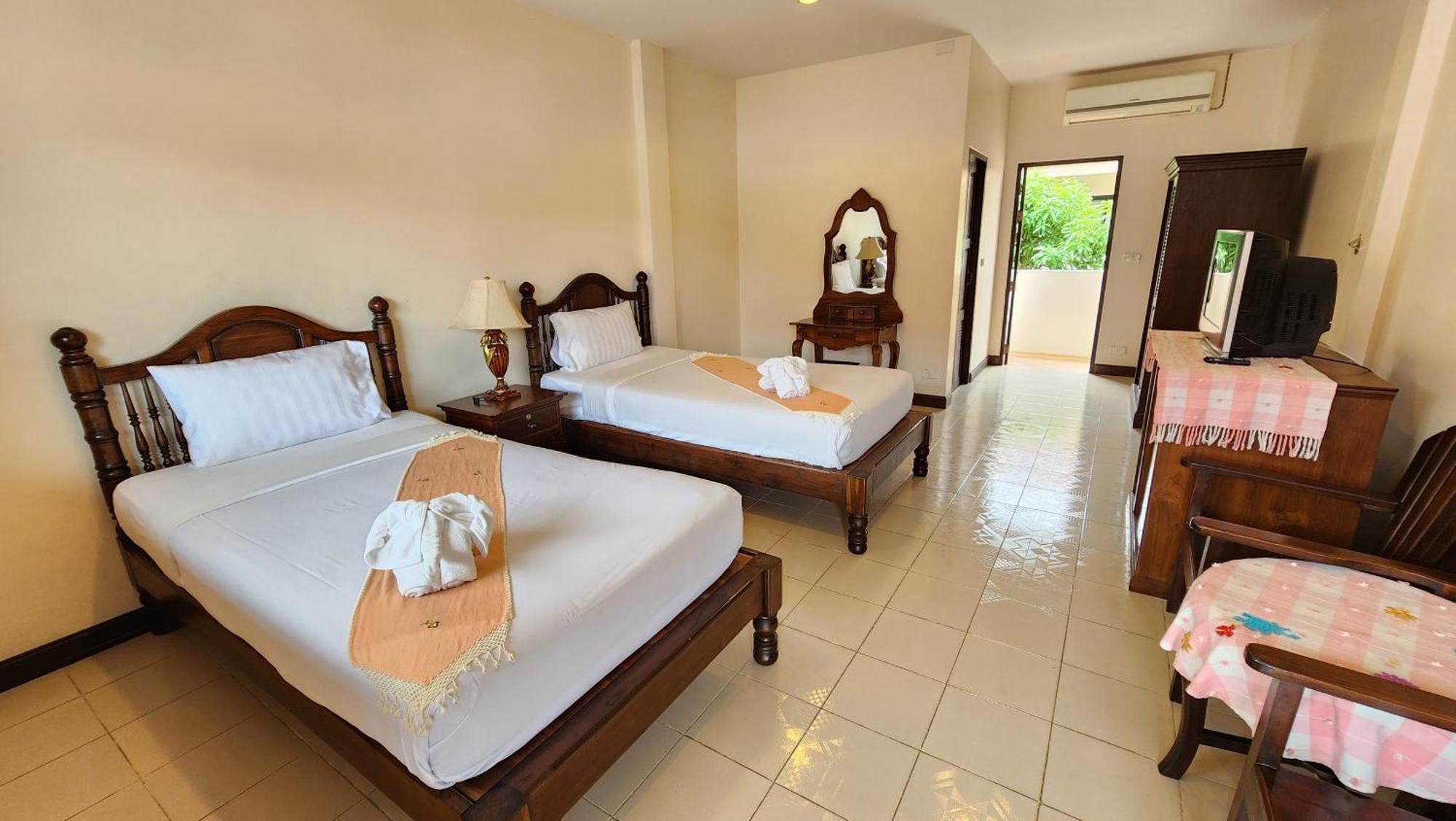 Panupong Hotel Bãi biển Chaweng Ngoại thất bức ảnh